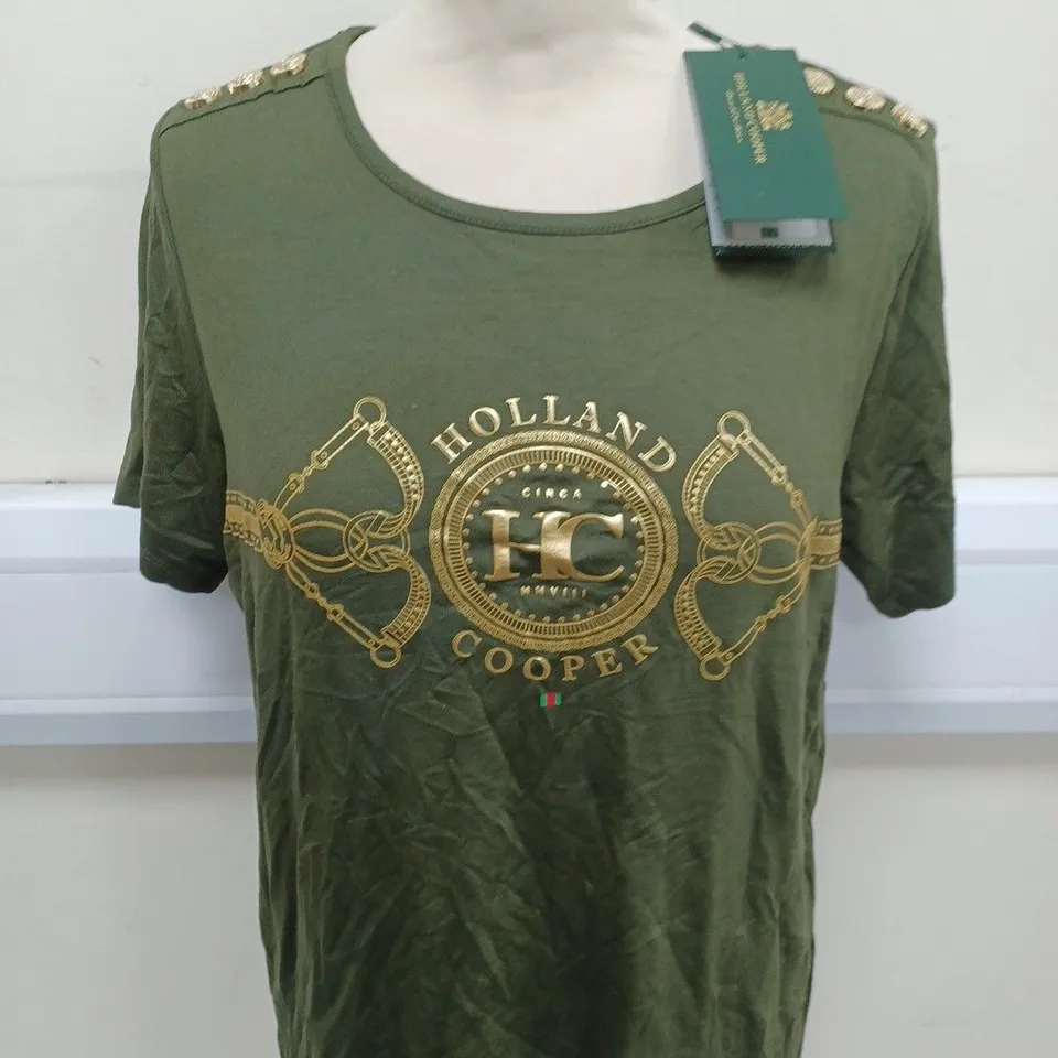 HOLLAND COOPER BESPOKE STIRRUP TEE IN GREEN SIZE S