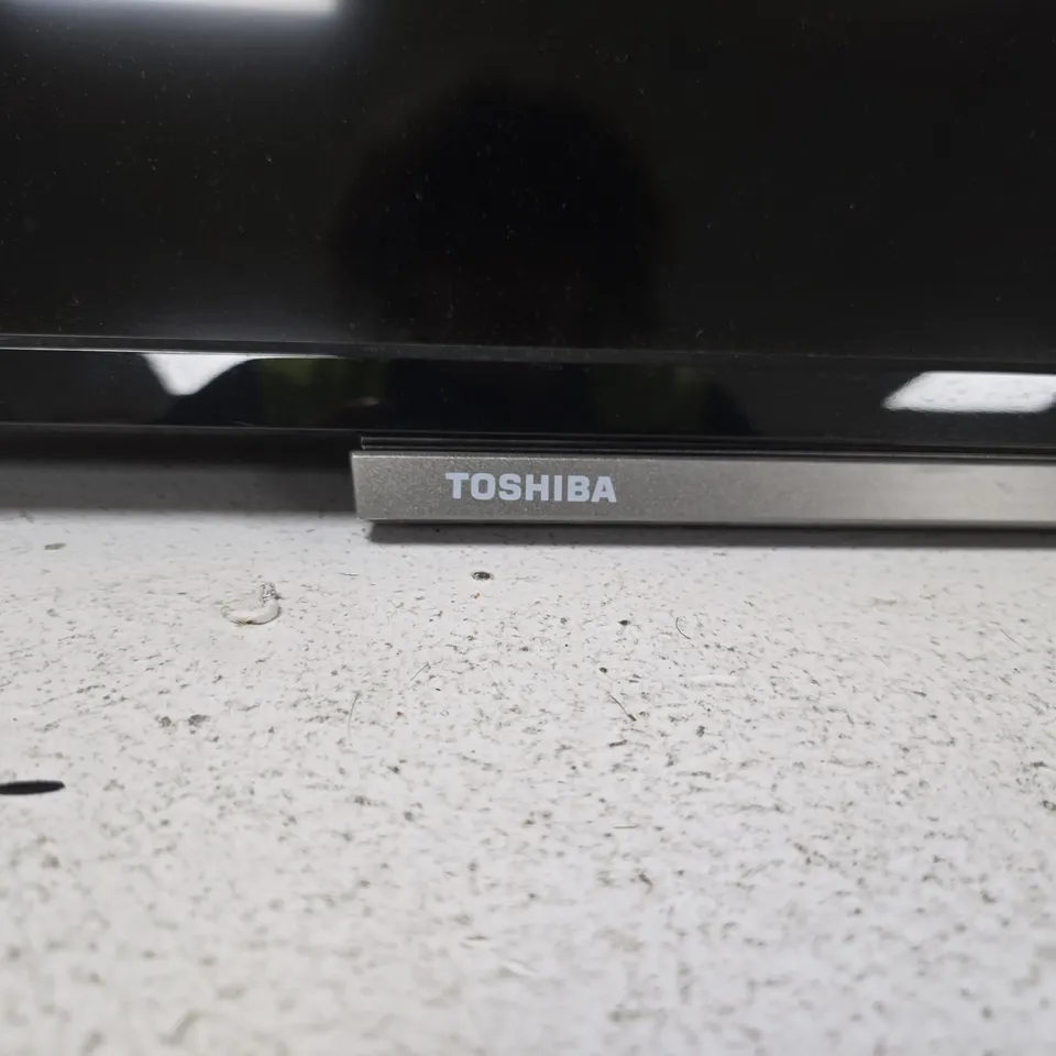TOSHIBA 55-INCH LCD COLOUR TV – CRACKED SCREEN (MODEL 55UF53D3DB)
