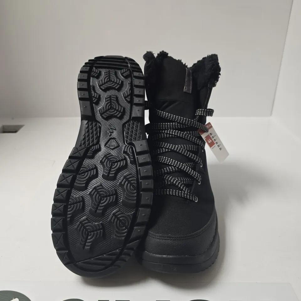 QUECHUA BLACK FUR-LINED WINTER BOOTS, UK9 (EU44)
