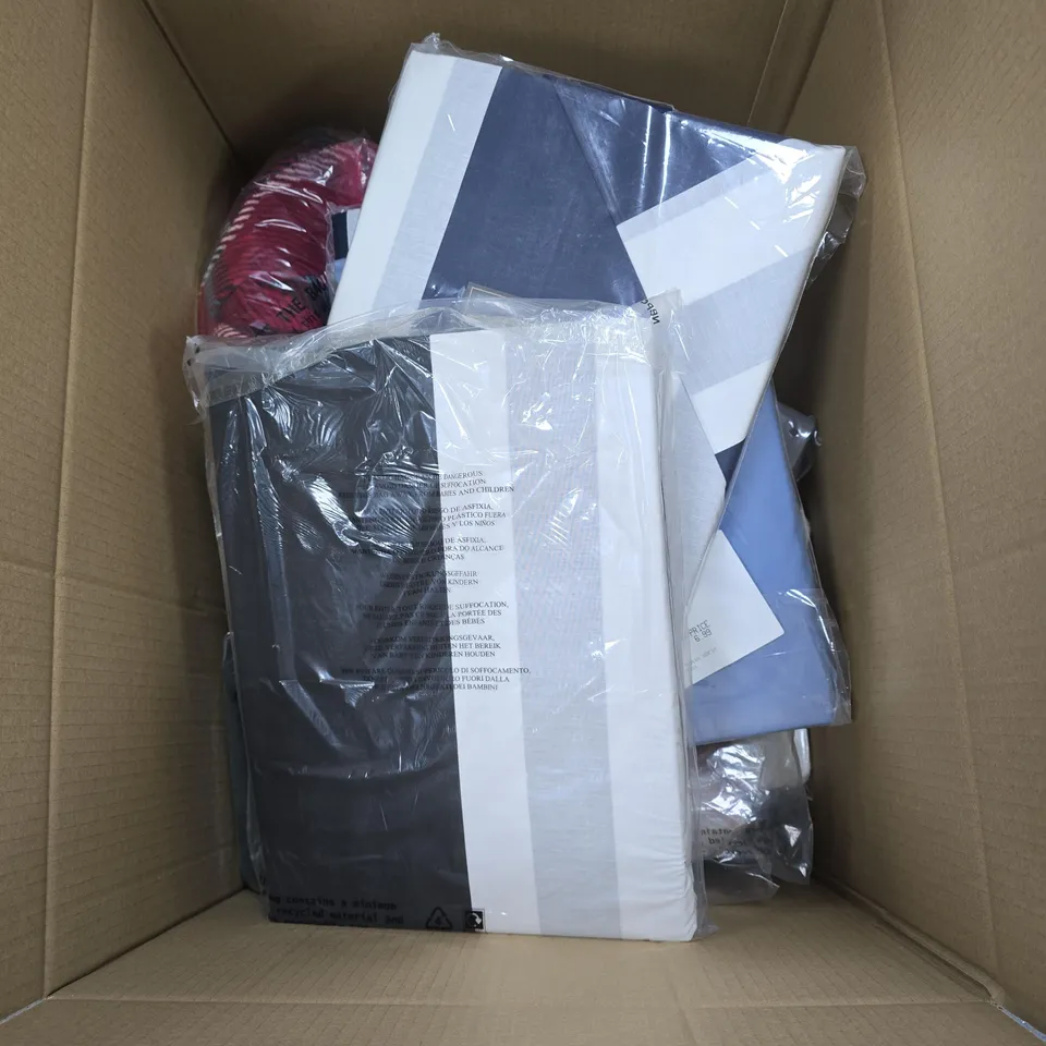 BOX OF APPROXIMATELY 18 ASSORTED BEDDING ITEMS TO INCLUDE JOANNA HOPE ETC