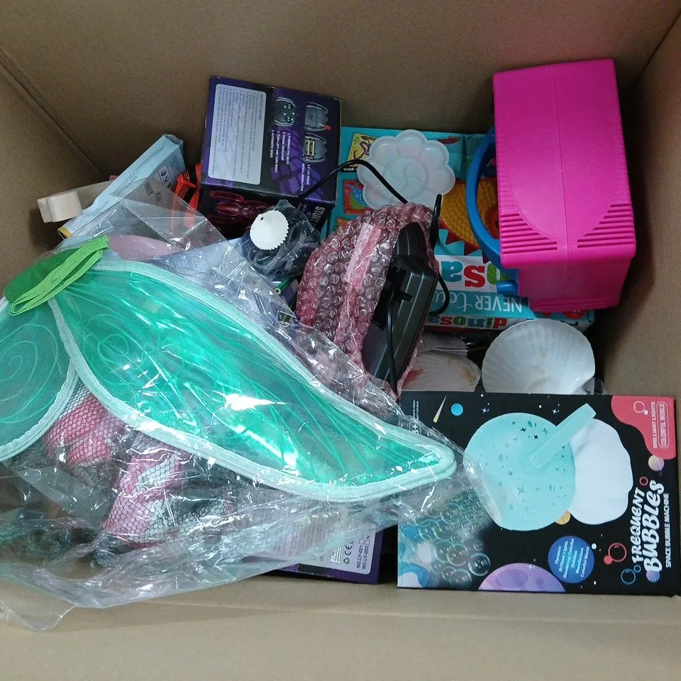 LARGE QUANTITY OF ASSORTED TOYS AND GAMES TO INCLUDE - JIGSAWS, SAFETY HELMET, AND CANT GO CARDGAME ETC.