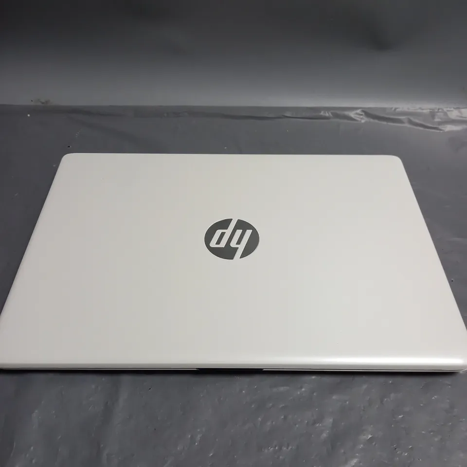 BOXED HP STREAM 11" LAPTOP - 11-AK0027NA