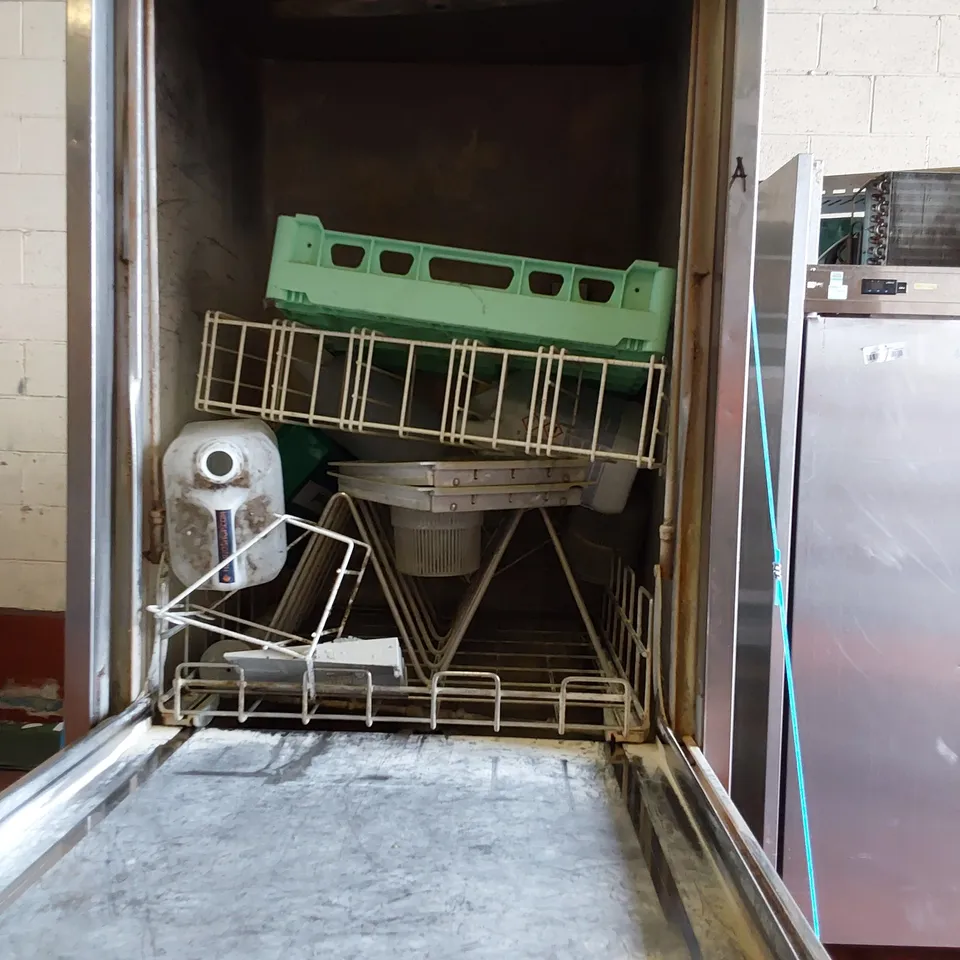 EUT PASS THROUGH FREESTANDING DISHWASHER