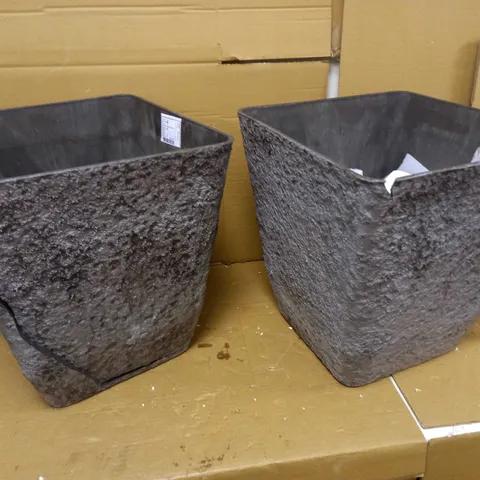 FLOURISH SET OF 2 STONERIDGE PLANTERS