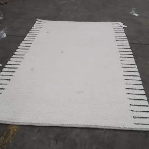 QUALITY DESIGNER AREA RUG - APPROXIMATELY 250X160CM