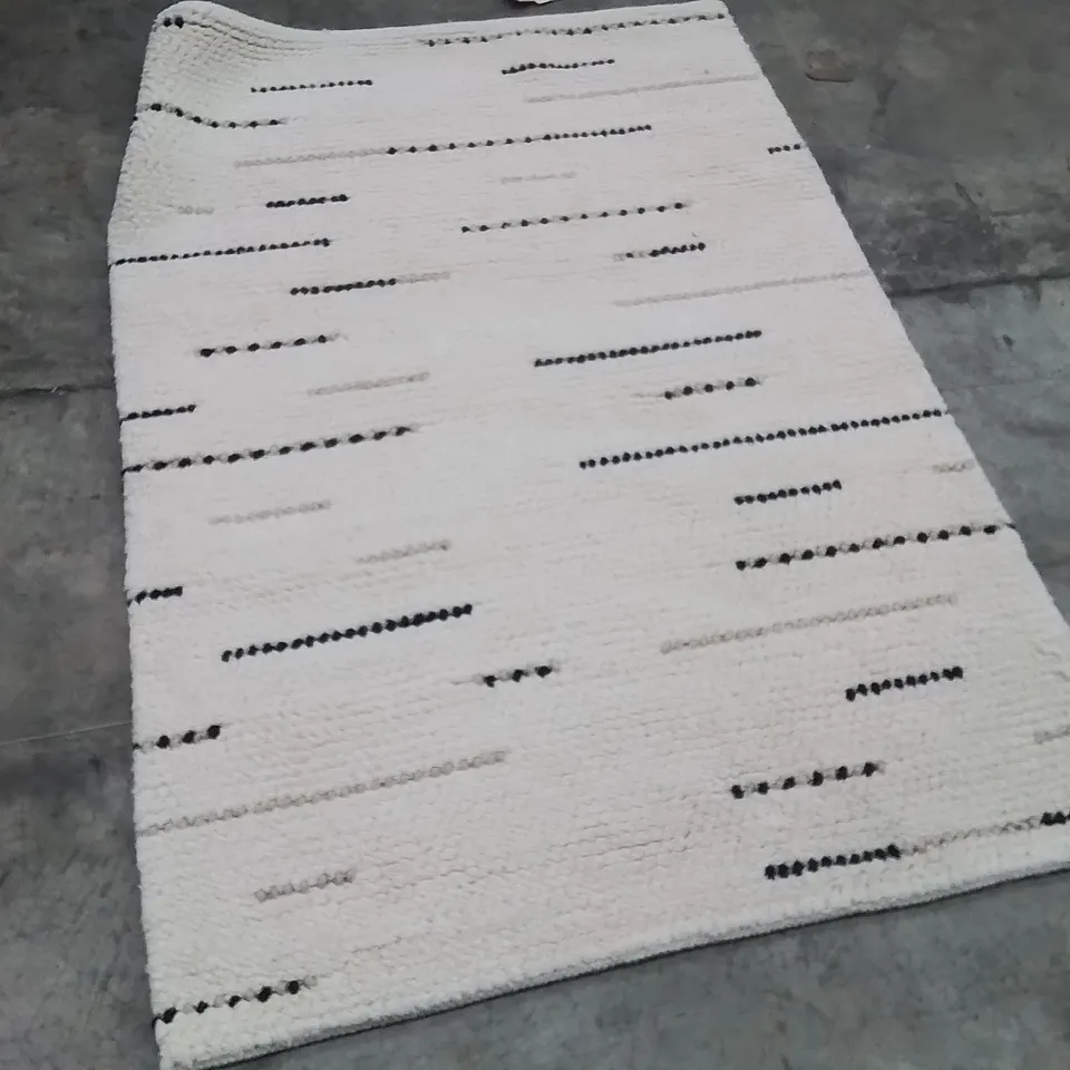 PALLET CONTAINING APPROXIMATELY 9 QUALITY DESIGNER RUGS
