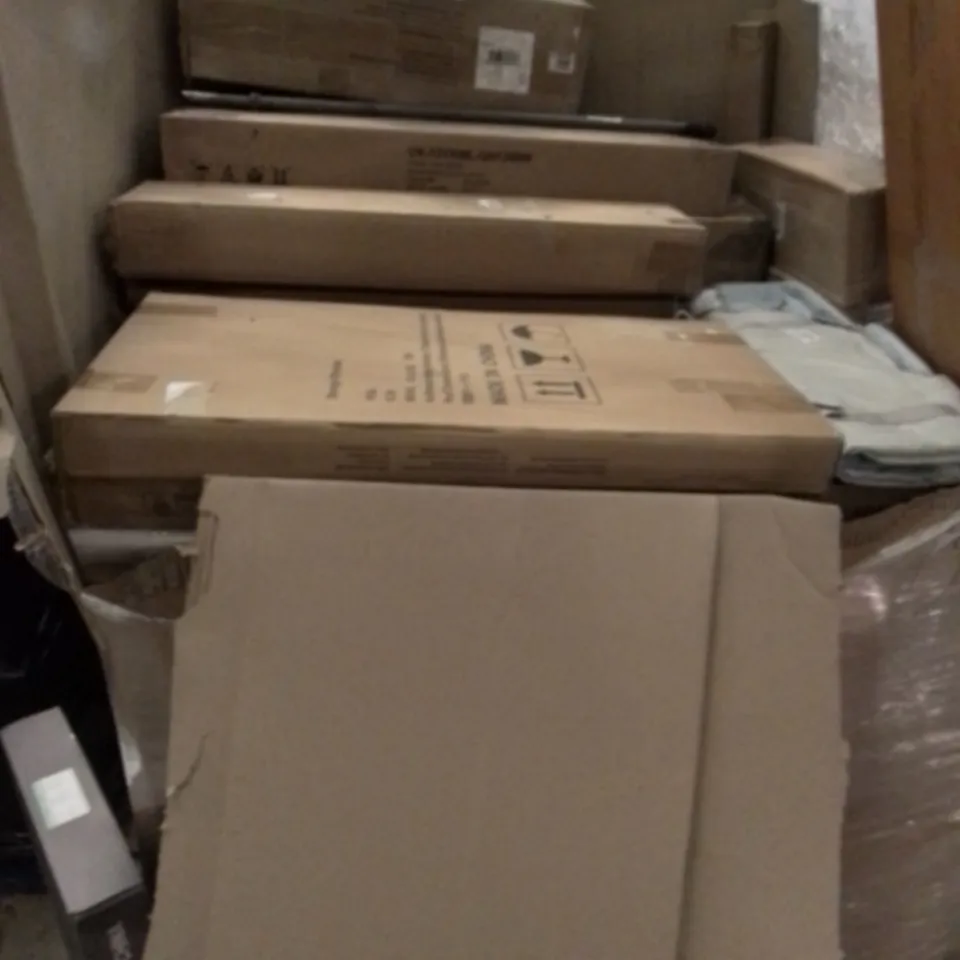 PALLET OF UNPROCESSED ITEMS TO INCLUDE OTTOMAN STORAGE, BOXED KITCHEN STOOL, AND DISH DRYING RACK 