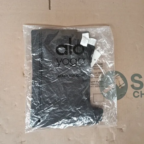 BAGGED ALO YOGA AIRBRUSH HEART THROB LEGGINGS IN BLACK SIZE XS/4