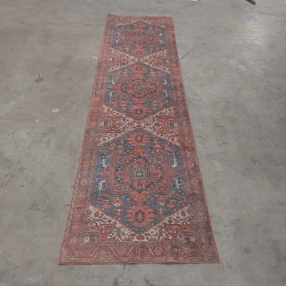 QUALITY DESIGNER AREA RUG - APPROXIMATELY 295 x 75cm