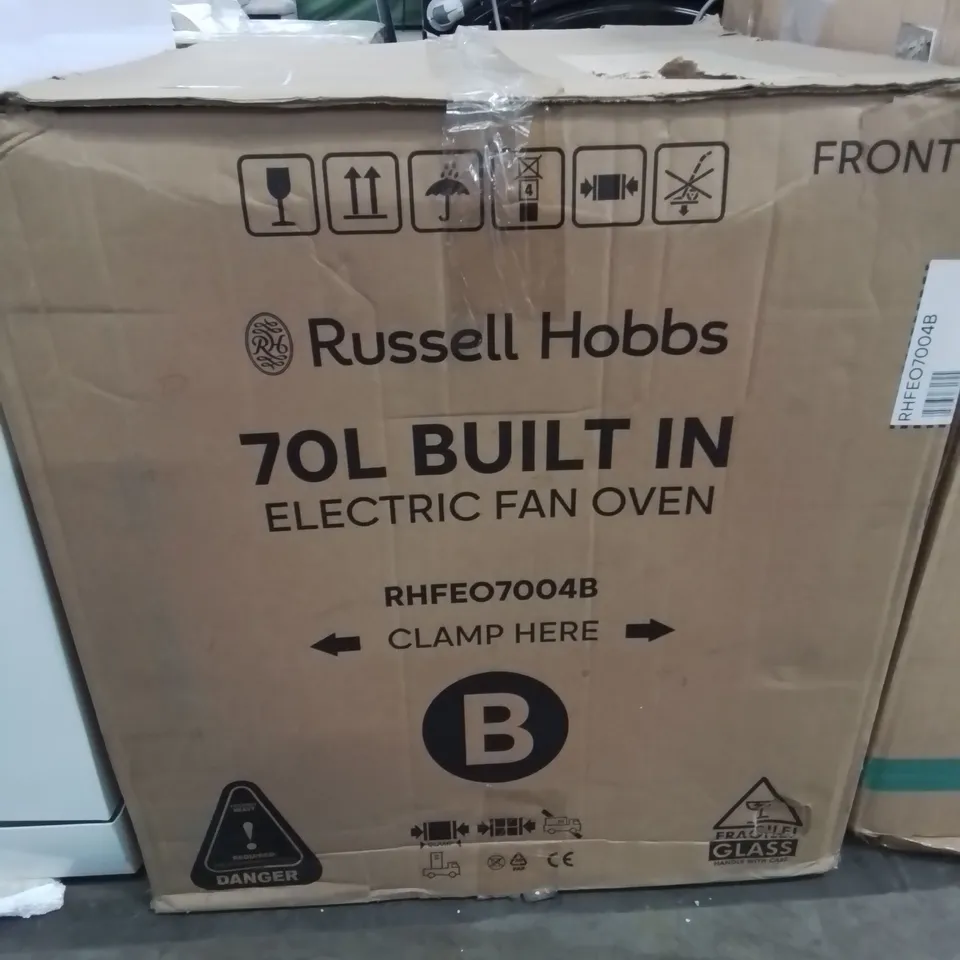 BOXED RUSSELL HOBBS RHFE07004B 70L BUILT IN ELECTRIC FAN OVEN