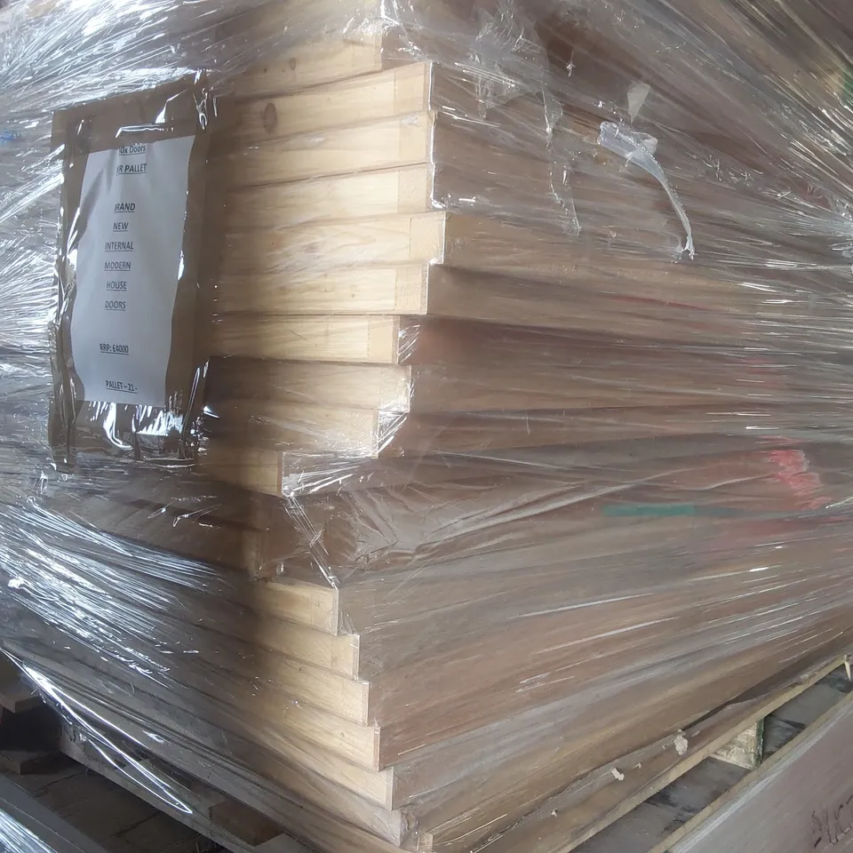 PALLET CONTAINING A VERY LARGE QUANTITY OF ASSORTED DOORS