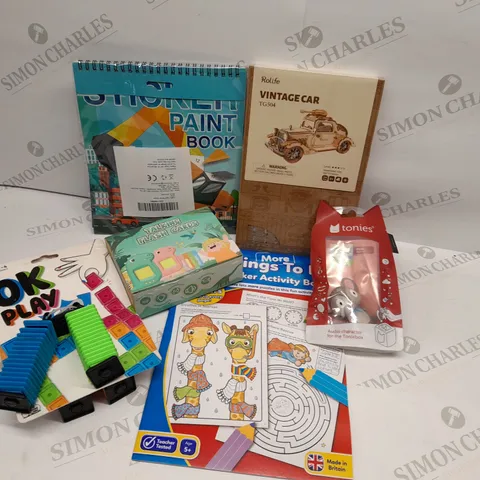 APPROXIMATELY 22 ASSORTED TOYS AND ACCESSORIES TO INCLUDE;