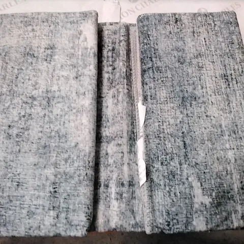 BOXED MINDEN MACHINE WOMEN / POWER LOOMED BLUE RUG - 4 x 6'