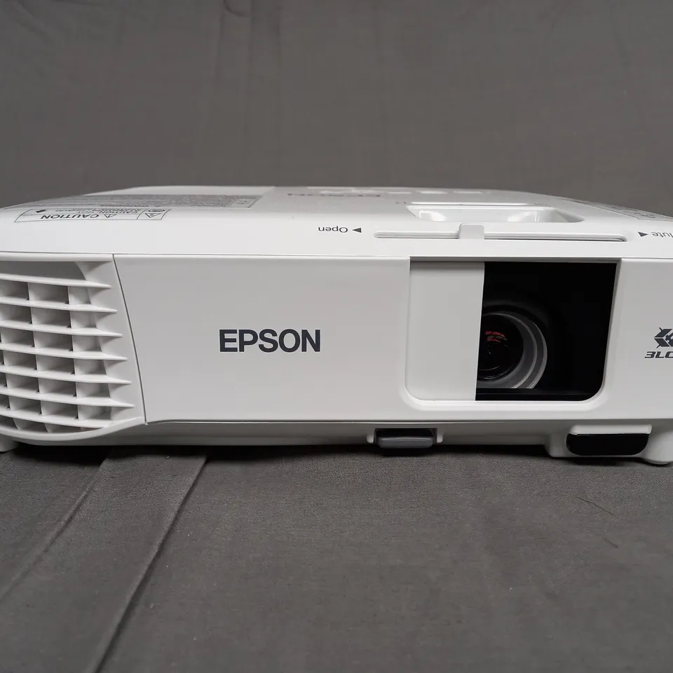 EPSON EB-X49 MULTIMEDIA PROJECTOR