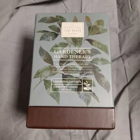 GARDENER'S HAND THERAPY GIFT SET – THE SCOTTISH FINE SOAPS COMPANY (4-PIECE HAND CARE SET)