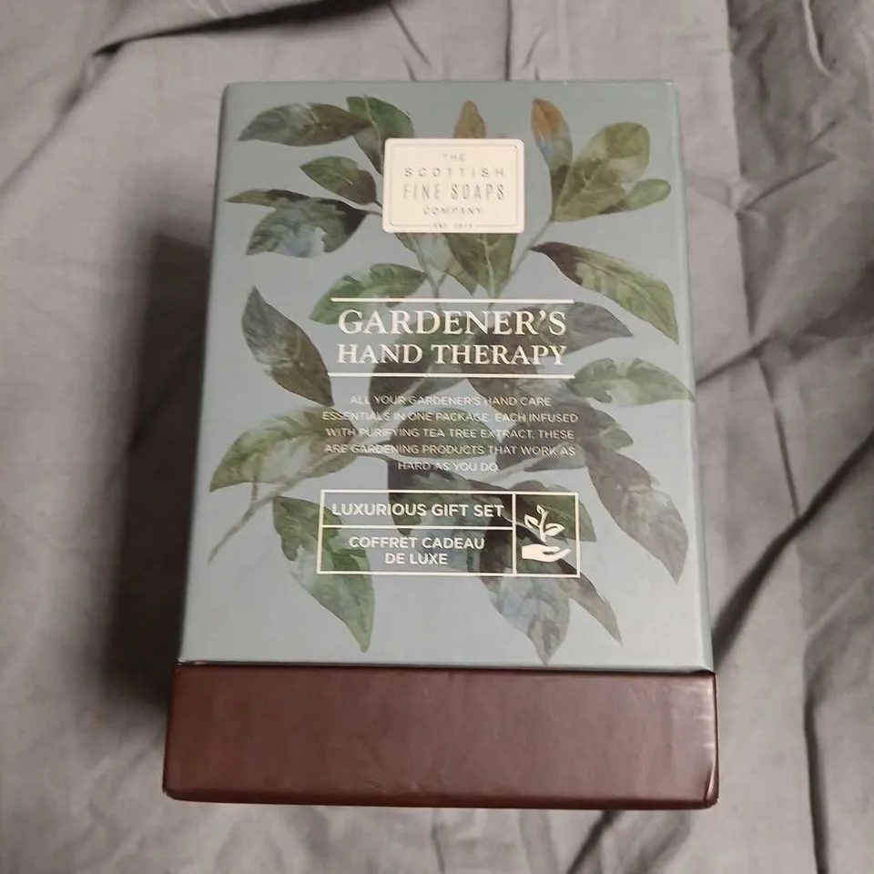 GARDENER'S HAND THERAPY GIFT SET – THE SCOTTISH FINE SOAPS COMPANY (4-PIECE HAND CARE SET)