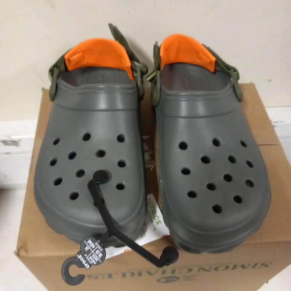 CROCS CLASSIC ALL TERRAIN CLOG SIZE M5/W6 