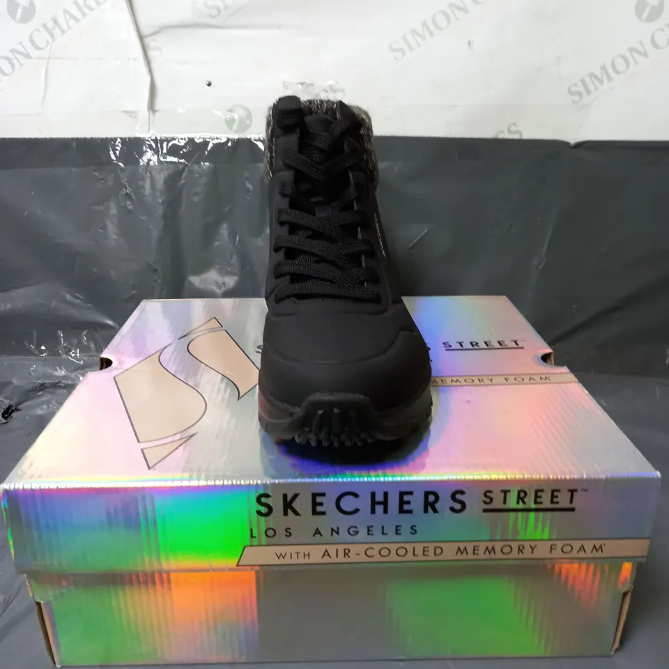 SKECHERS ANKLE BOOTS SIZE 6