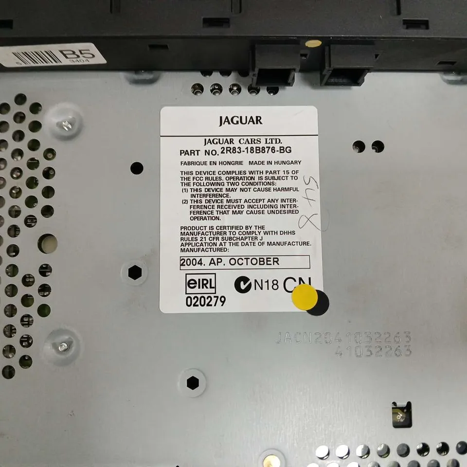 JAGUAR CAR STEREO HEAD UNIT WITH DISPLAY – 12V, BY DENSO (PART NO. 2R83-18B876-BG)