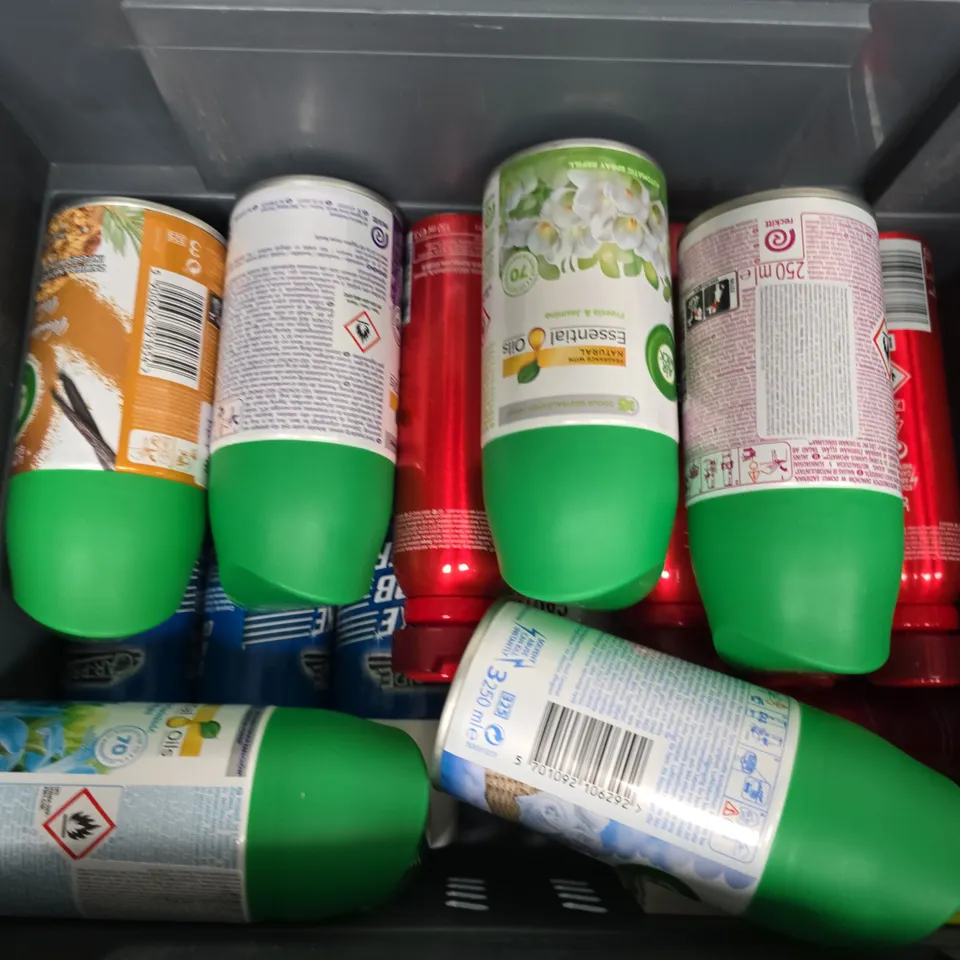 APPROXIMATELY 15 ASSORTED AEROSOLS TO INCLUDE RITUALS FOAMING SHOWER GEL, OLD SPICE NIGHT PANTHER, CITADEL COLOUR WHITE SCAR, ETC - COLLECTION ONLY
