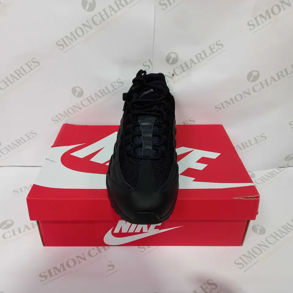 NIKE AIR MAX 95'S ESSENTIAL IN BLACK -  UK 11