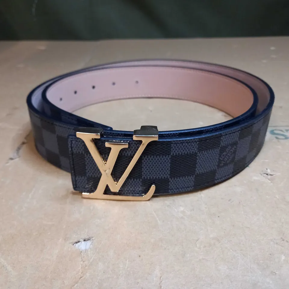 LOUIS VUITTON LEATHER BUCKLE BELT 