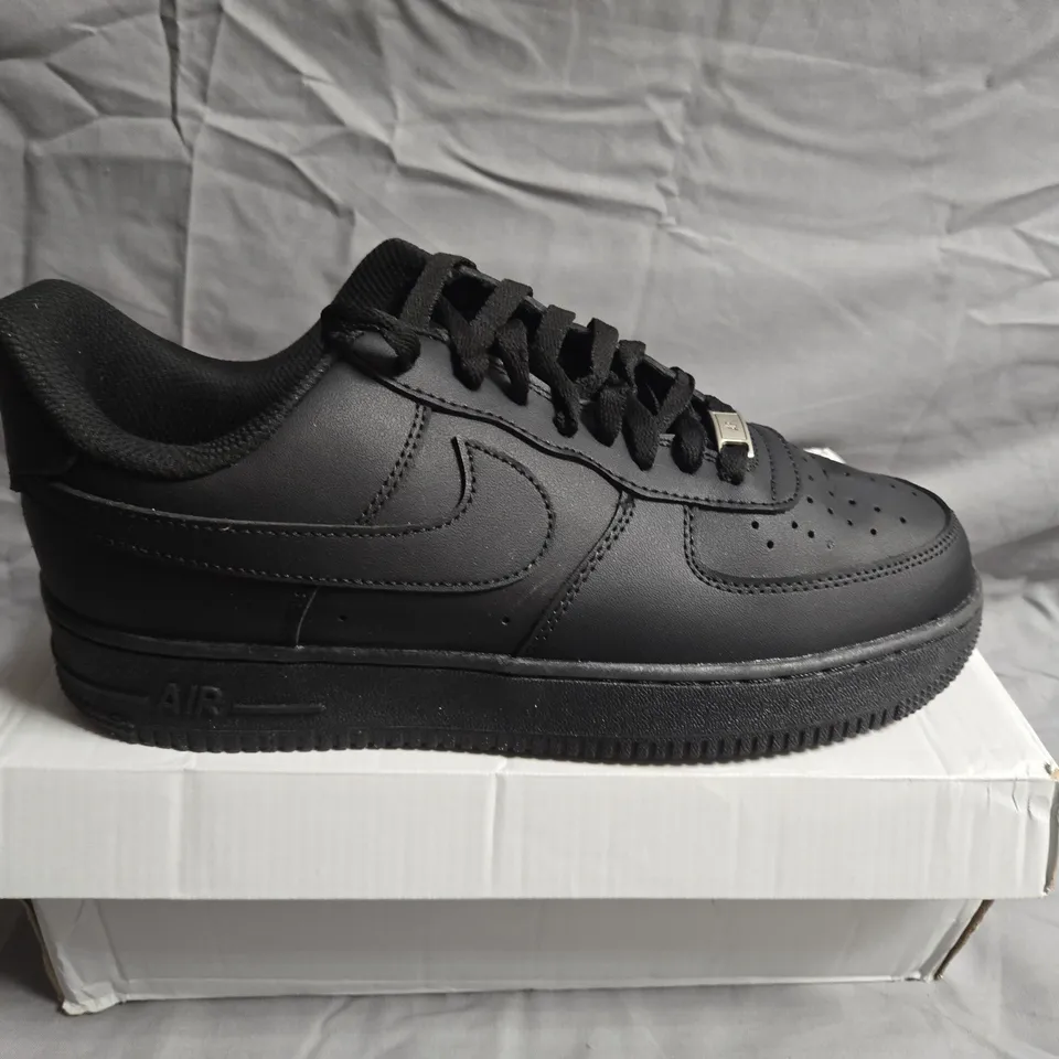 BOXED PAIR OF NIKE AIR FORCE 1'S IN BLACK - UK SIZE 9 