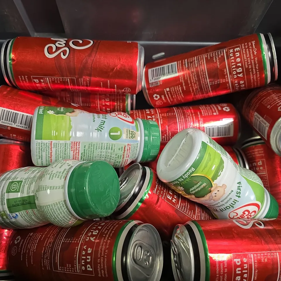 APPROXIMATELY 12 ASSORTED FOOD & DRINK ITEMS TO INCLUDE - SALAAM COLA , COW  & GATE INFANT MILK , VIDAL VEGGIE MALLOW 