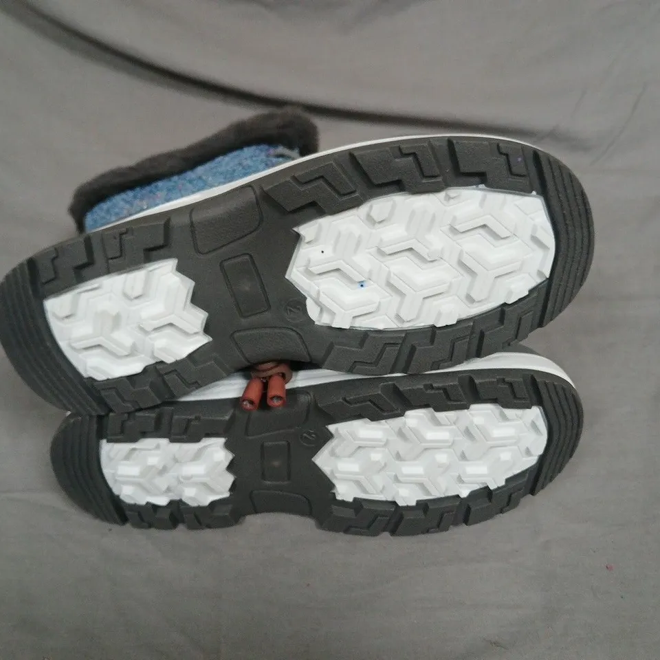 MOUNTAIN WAREHOUSE FUZZ KIDS GLITTER FUR-LINED SNOW BOOTS, UK 2