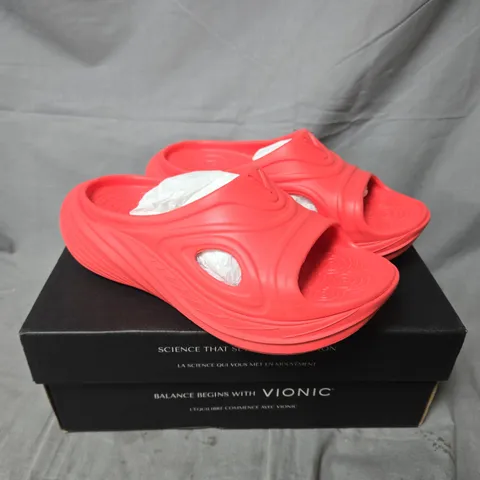 BOXED VIONIC MONSTER COVE SANDALS IN STRAWBERRY - SIZE 4