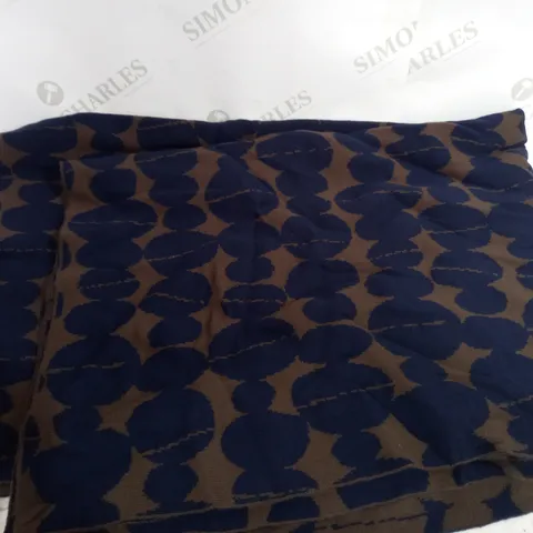 BEN DE LISI JACQUARD KNITTED SCART