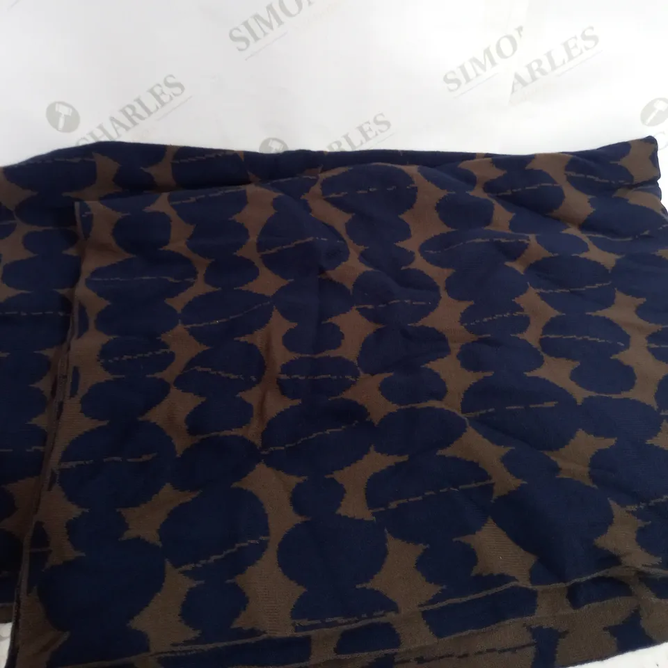 BEN DE LISI JACQUARD KNITTED SCART