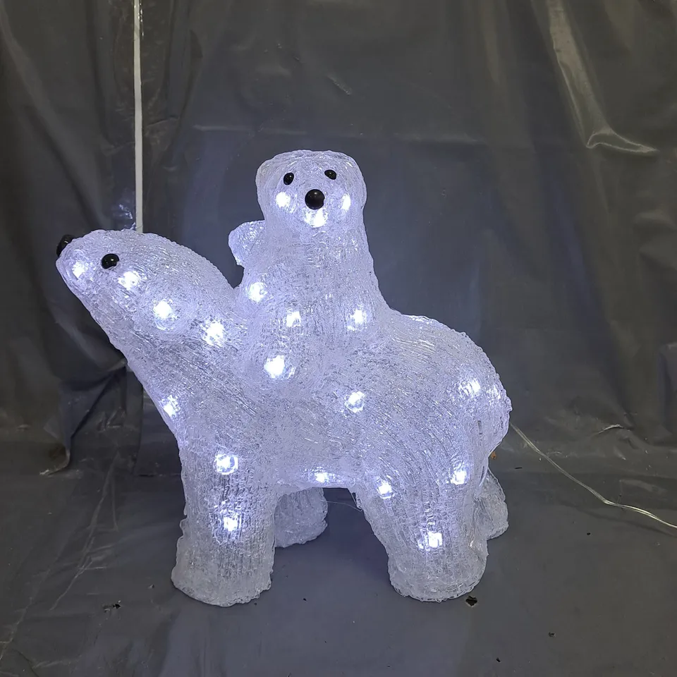 ACRYLIC MUMMY AND BABY POLAR BEAR OUTDOOR RRP £35.99