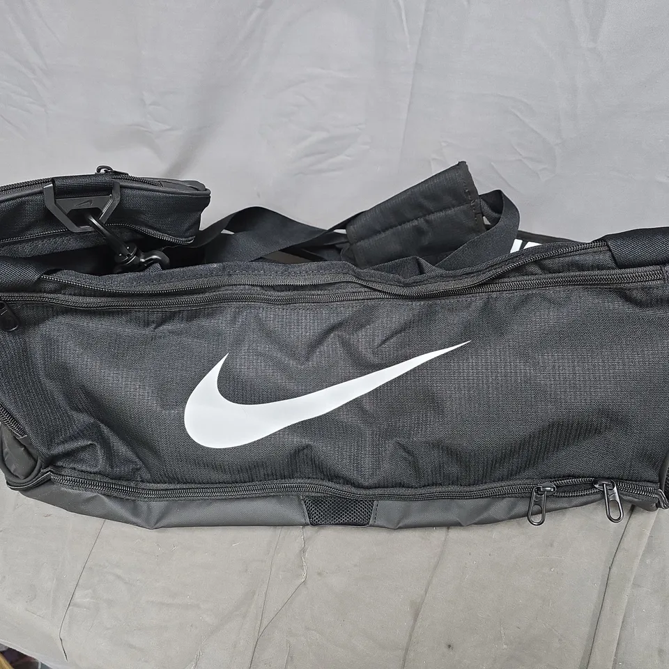 NIKE DUFFEL BAG