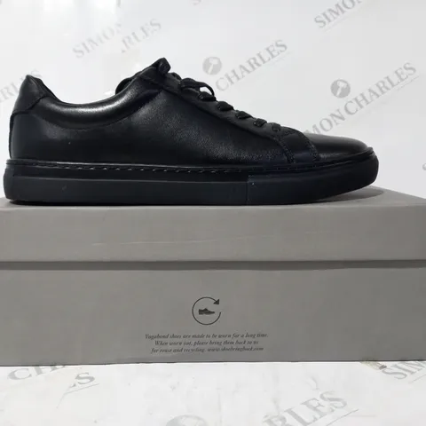 BOXED PAIR OF VAGABOND SHOES IN BLACK UK SIZE 8