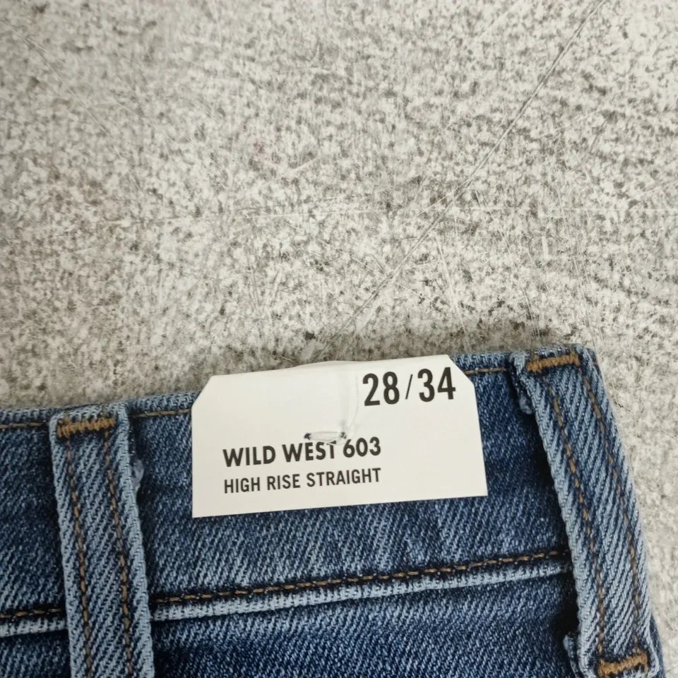 WRANGLER WOMEN'S JEANS – HIGH RISE STRAIGHT, 28/34 (UK 10)