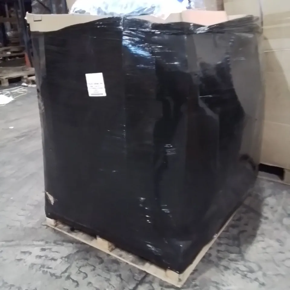 PALLET CONTAINING LARGE QUANTITY OF CAT LITTER,STRAW,DOG BISCUITS 