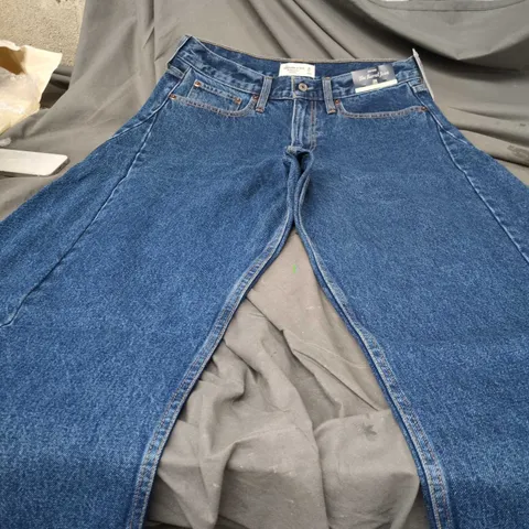 AERCROMBIE AND FITCH MID RISE THE BARREL JEAN 28 SHORT