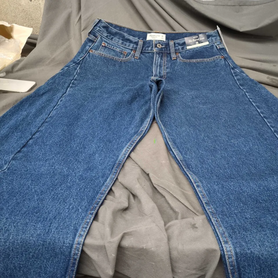AERCROMBIE AND FITCH MID RISE THE BARREL JEAN 28 SHORT
