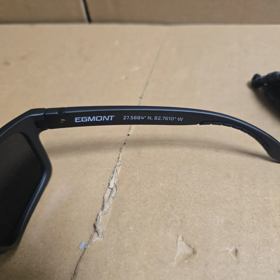 FUSE LENSES BLACK WRAPAROUND SUNGLASSES 