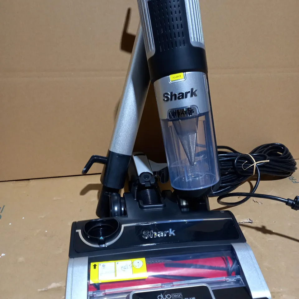 SHARK STRATOS ANTI HAIR WRAP PET PRO VACUUM CLEANER