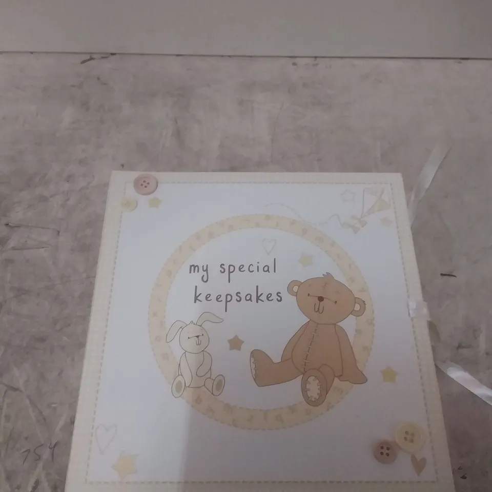 BOXED BUTTON CORNER MY SPECIAL KEEPSAKES 