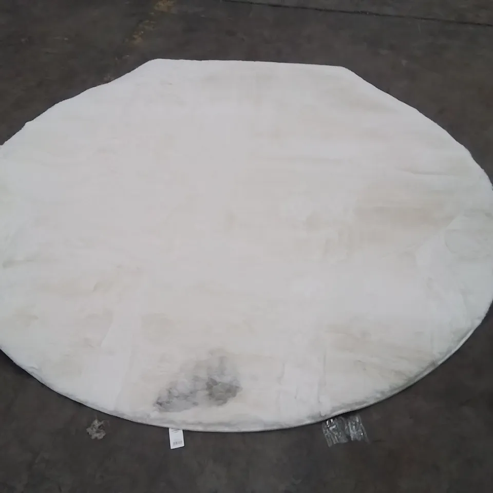 QUALITY DESIGNER AREA RUG - APPROXIMATELY 180X180CM