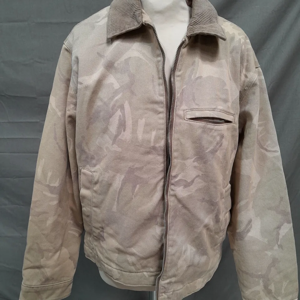 ABERCROMBIE & FITCH SAND CAMO ZIP THROUGH JACKET - S