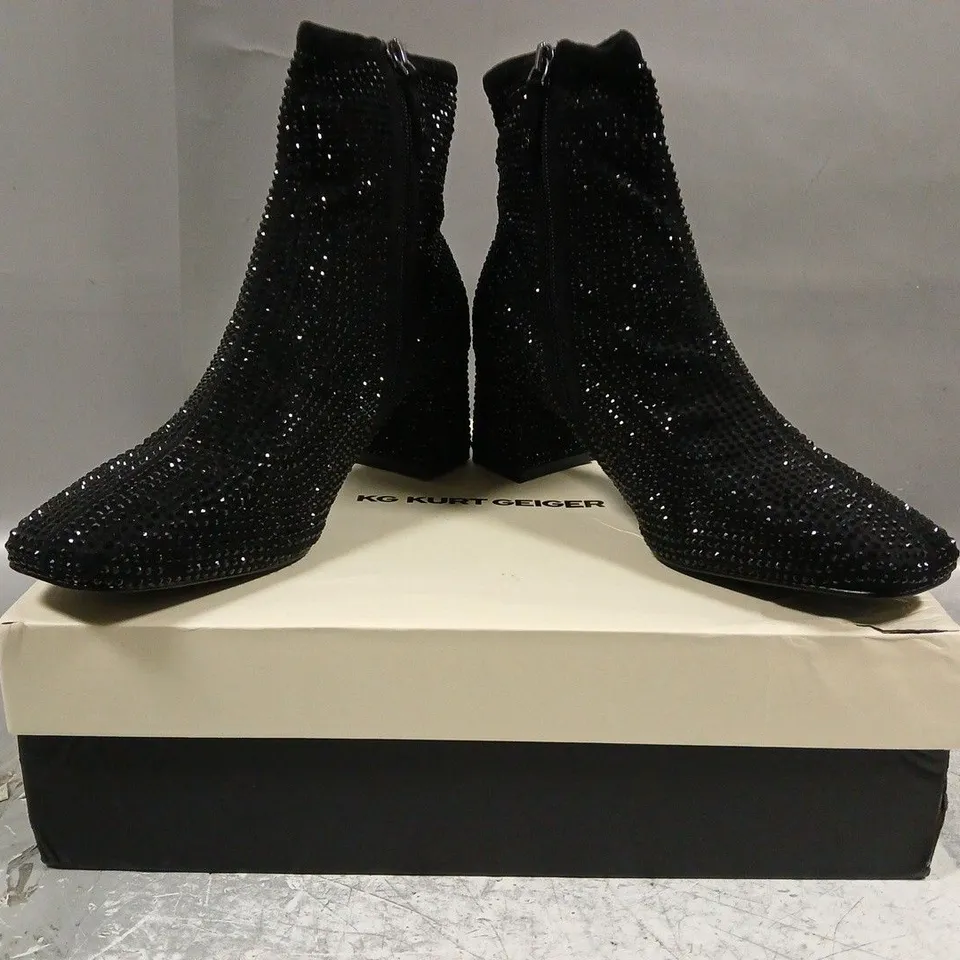 BOXED PAIR OF KURT GEIGER STORM GEM BLOCK HEEL ANKLE BOOTS IN BLACK SIZE EU 39