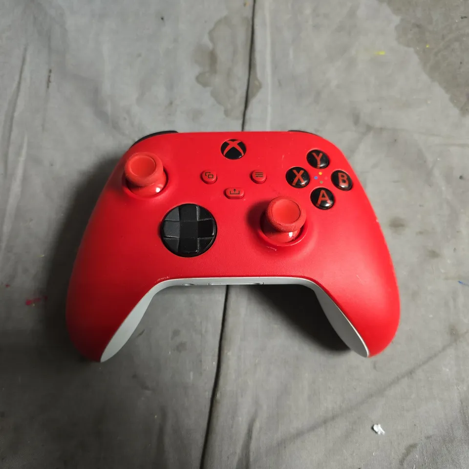 WIRELESS CONTROLLER FOR XBOX ONE - RED