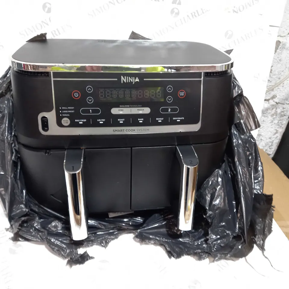 BOXED NINJA FOODI MAX DUAL ZONE 9.5L AIR FRYER AF451UK