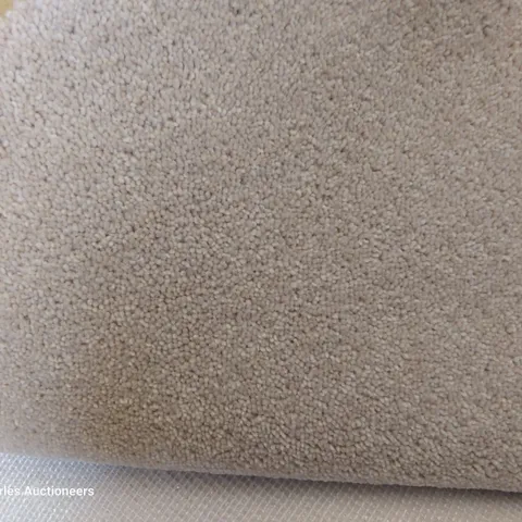 ROLL OF QUALITY DIMENSIONS 50 23 CARPET RUNNER APPROXIMATELY 1.45 Γ 5M