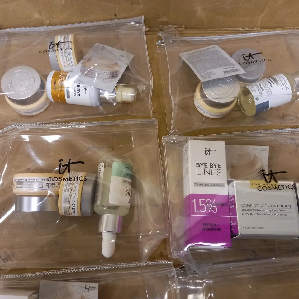 LOT OF 11 COSMETIC HEALTH AND BEAUTY CLEAR BAGS 