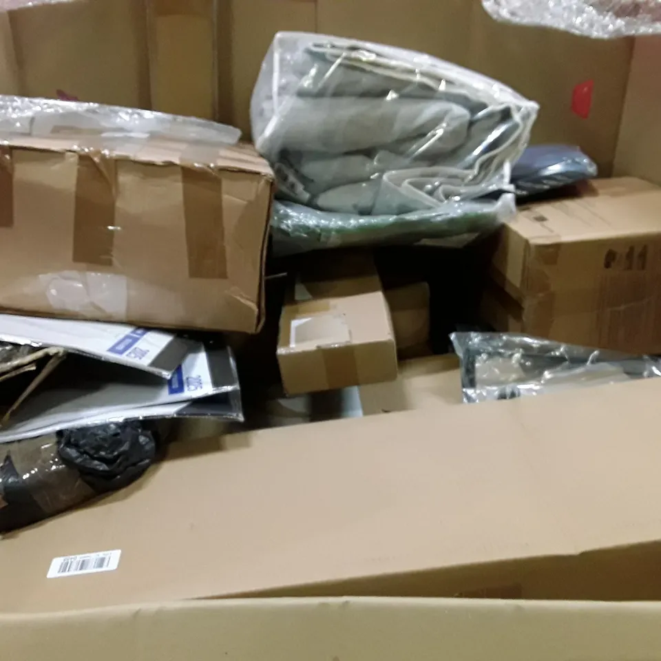 PALLET CONTAINING ASSORTED PRODUCTS INCLUDING WALL BOOKSHELF, PRE LIT GARLAND, LED CEILING LIGHT, EXERCISE MAT & FOLDING PLAYMAT